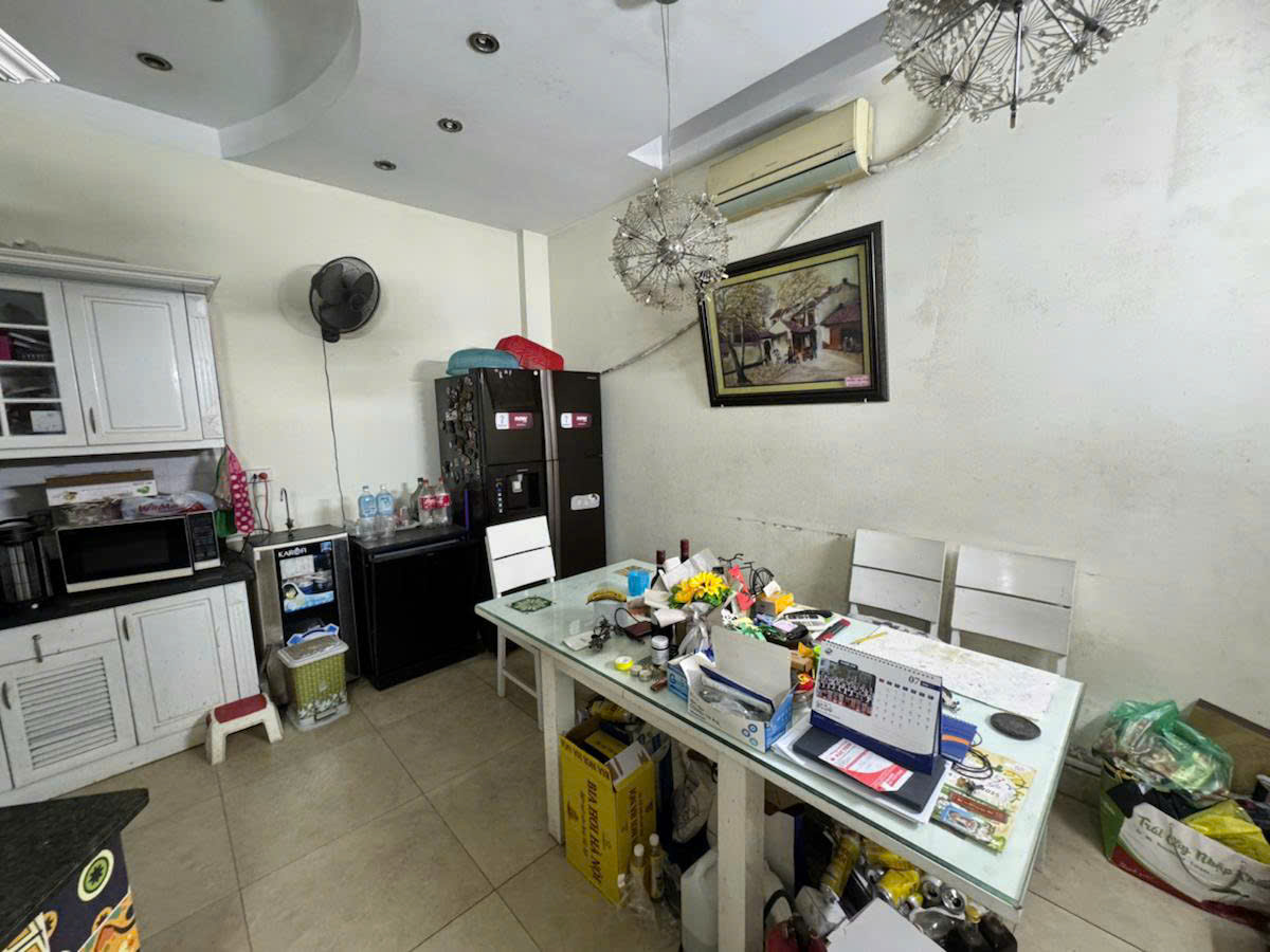 gen-h-z7313630298704_e2e369db71ba9303d51b6d2865a6564b