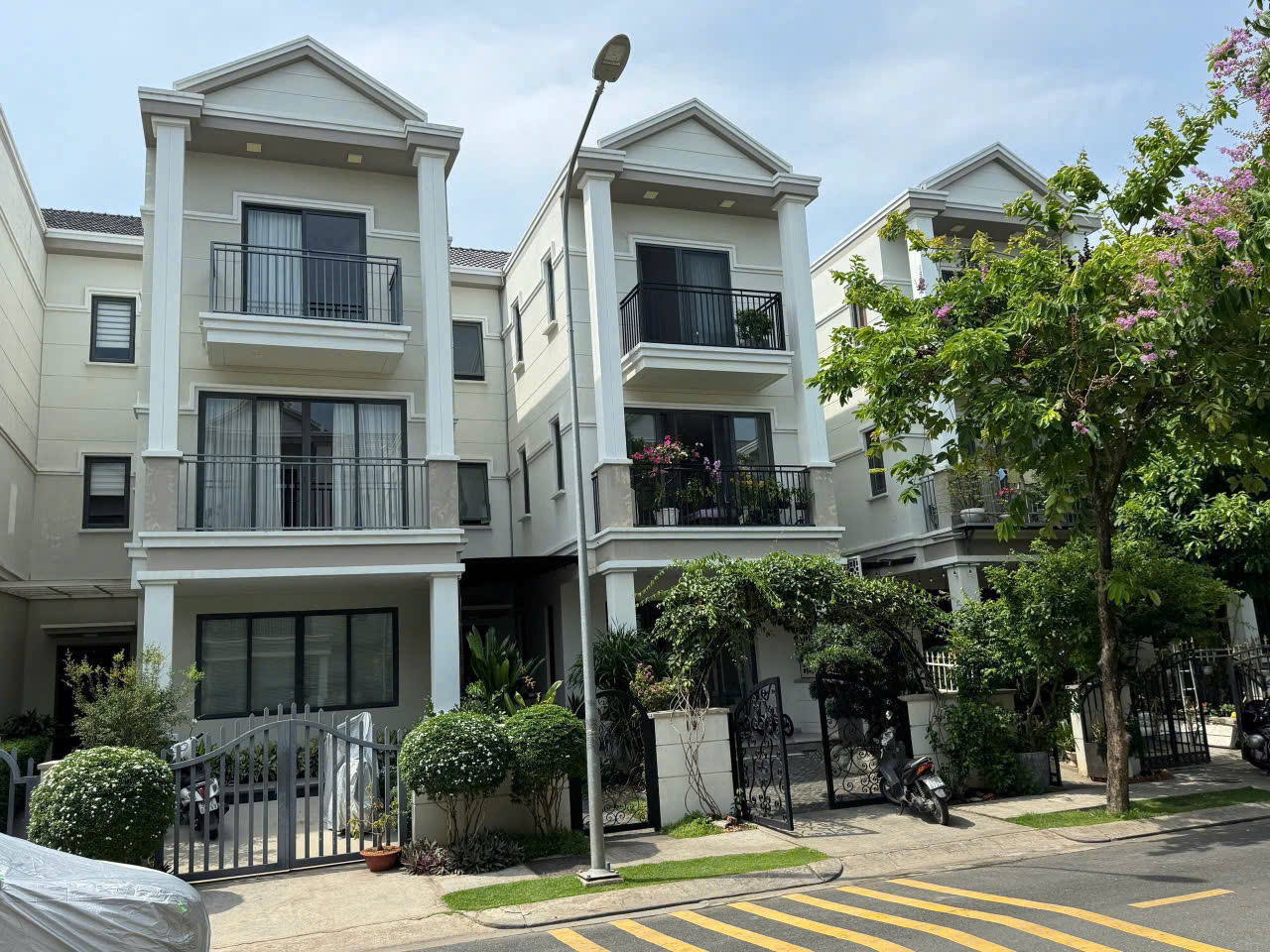 gen-h-z7338431859377_99dfccae67be935d913df4aca8757050