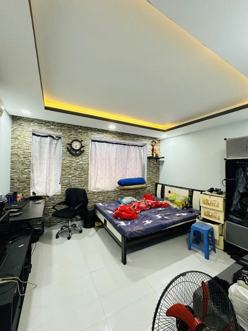 gen-n-z6761993493870_883742e83800d3b30ee4dafafdc6982d