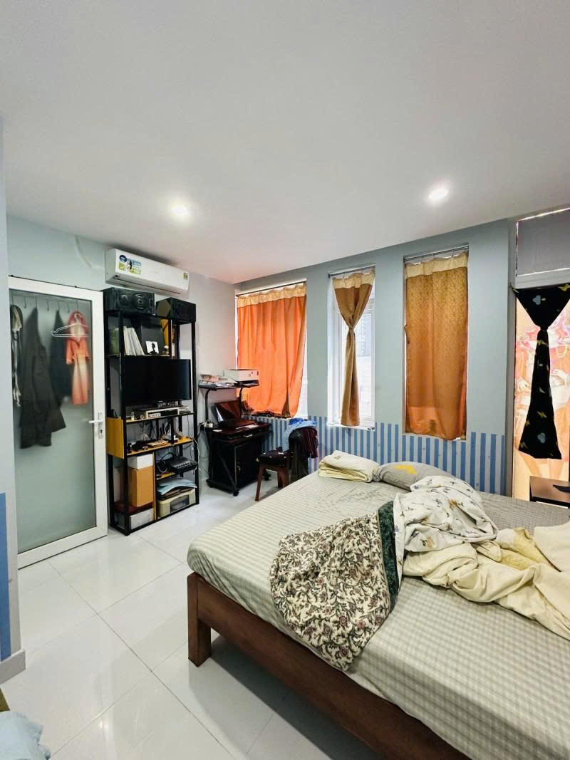 gen-n-z6761994051525_e66a772e9b0ab6de095f32d5497d3dfa