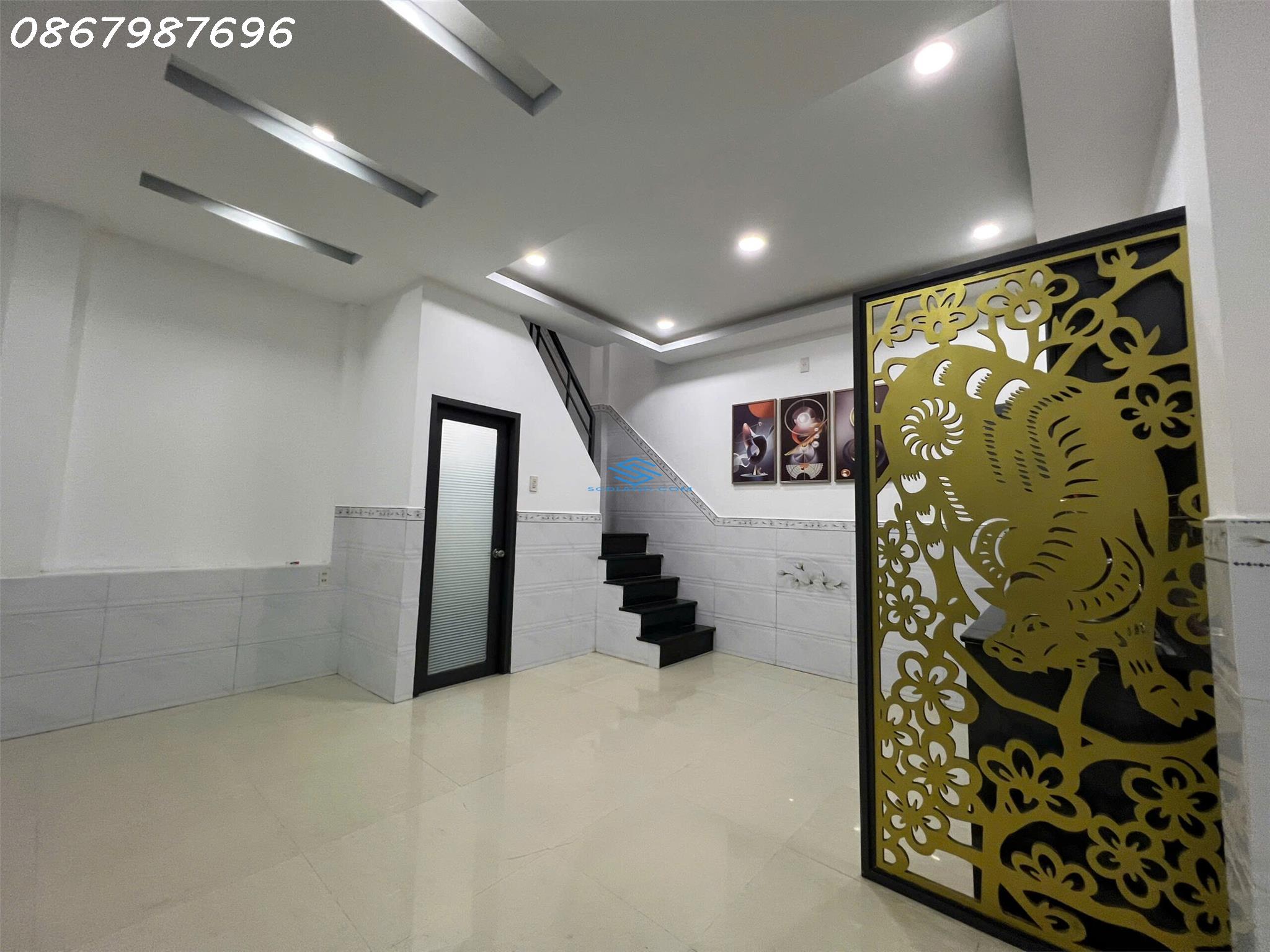 imgi_35_z7359152821323_dc63bfeb989a7077ca6c3c726ec2623b-scaled