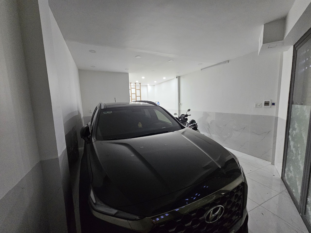 z5269744985711_8844485a2b56e5021a9e1ad557c04356