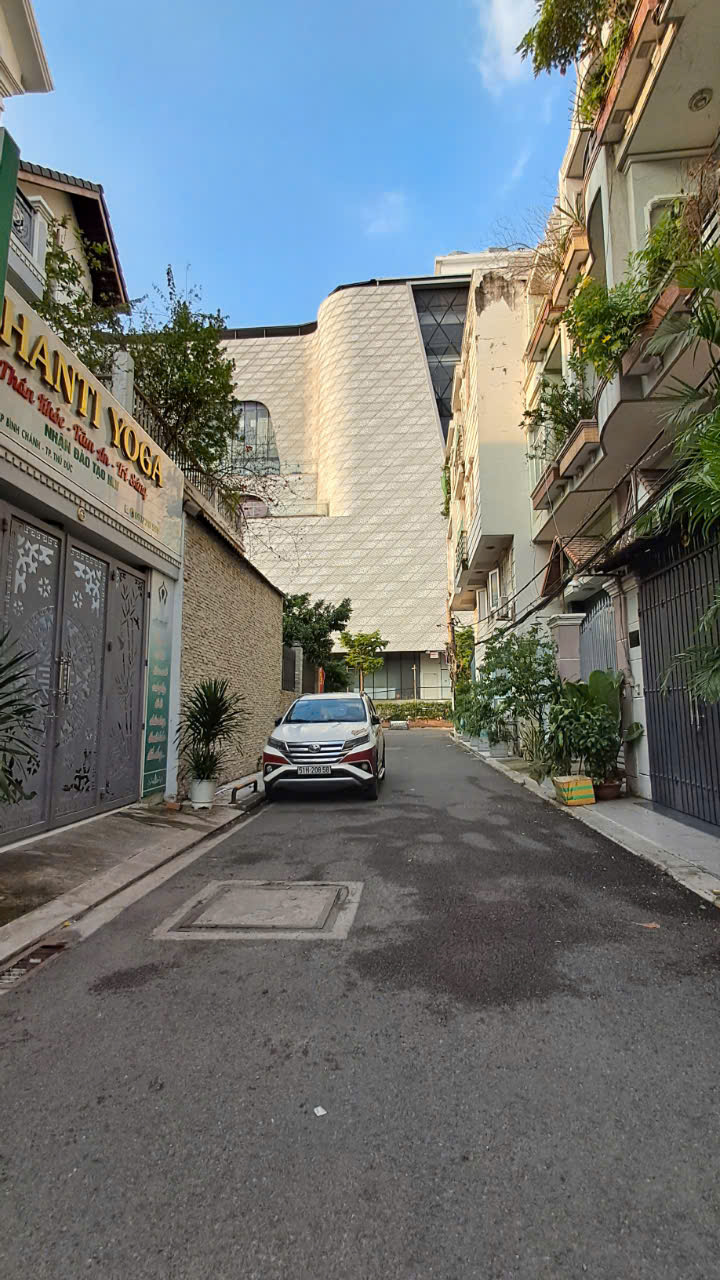 z6510654311899_6325562144028a0b8f42fbf0851fc83a