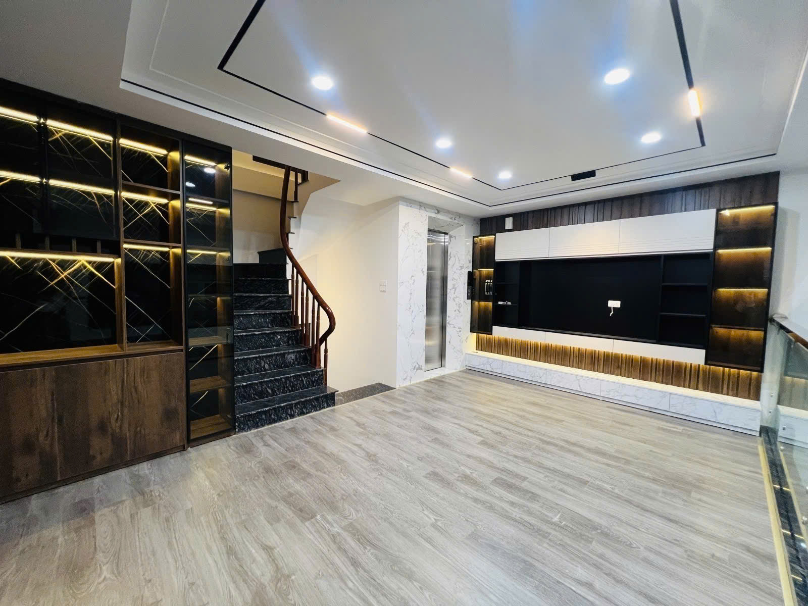 z7273840838722_3e75368d033cf24e3d40516c7dc4f7eb