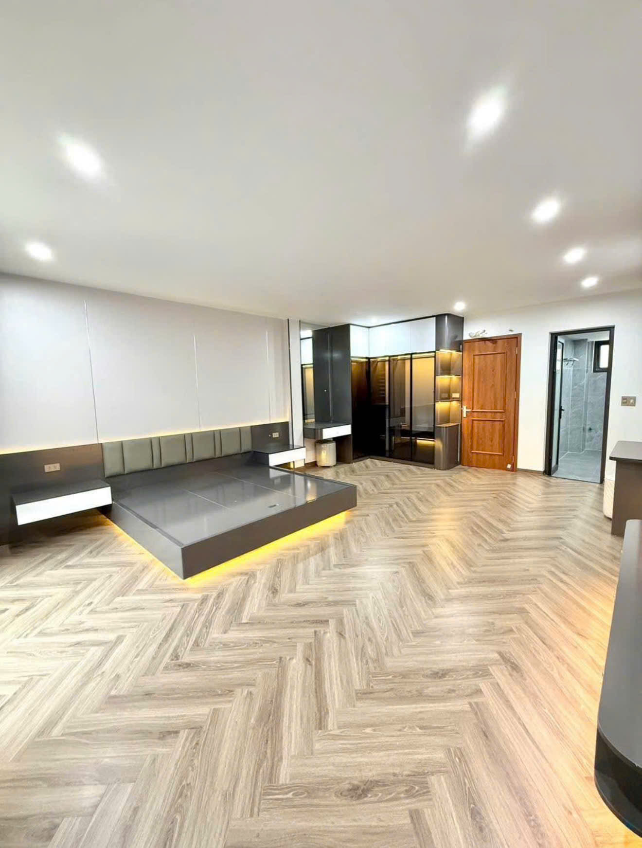 z7323636591934_46965132d1cd28e32b9c838907cb347b