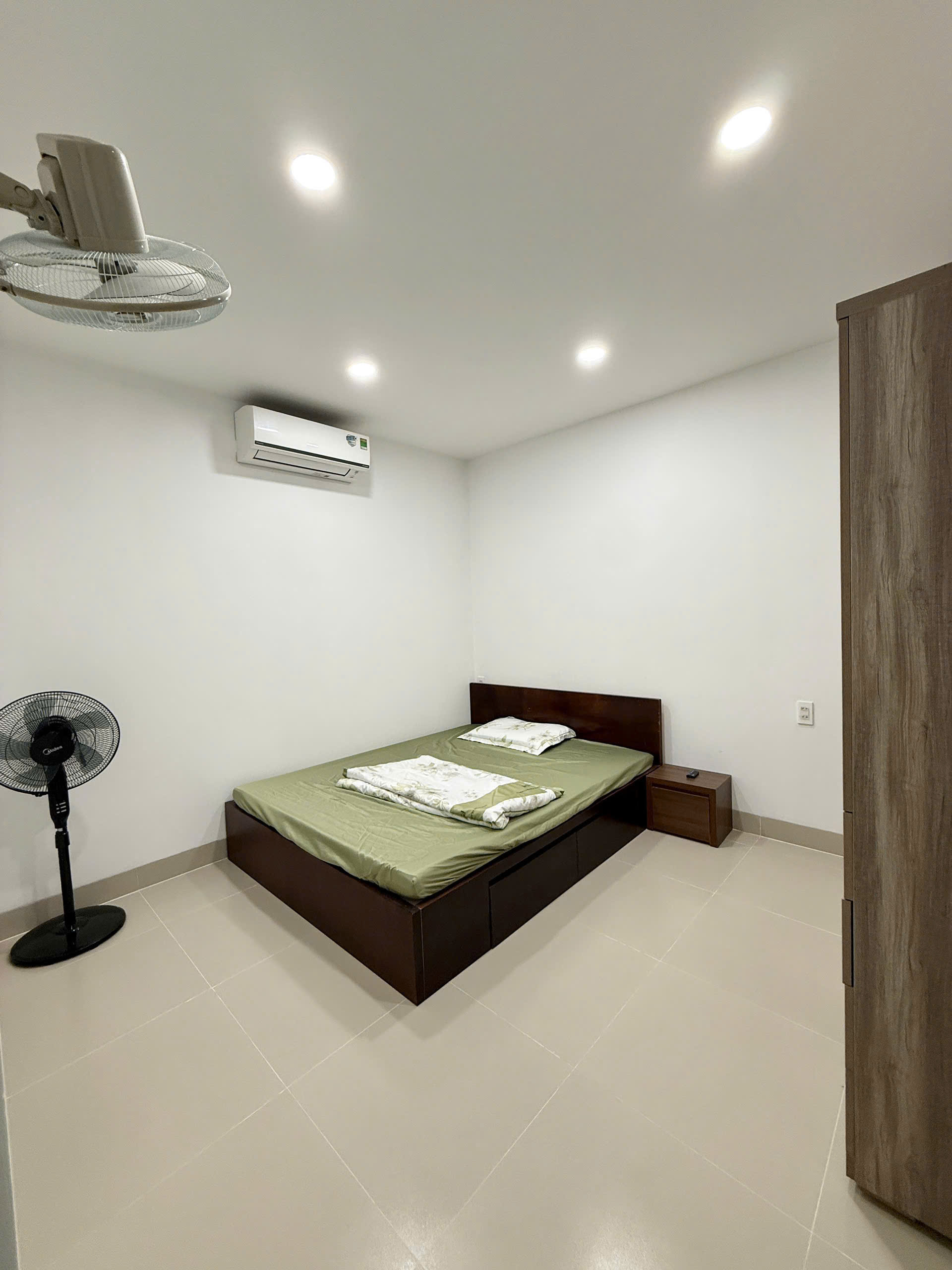 z7327701601068_26d3a9f096a1bdba07abefbd6c5b8bdd