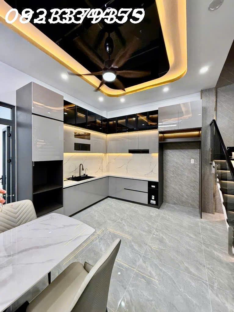 z7348290491100_18fef727e8992682b0e1e0a0b75d7b1b