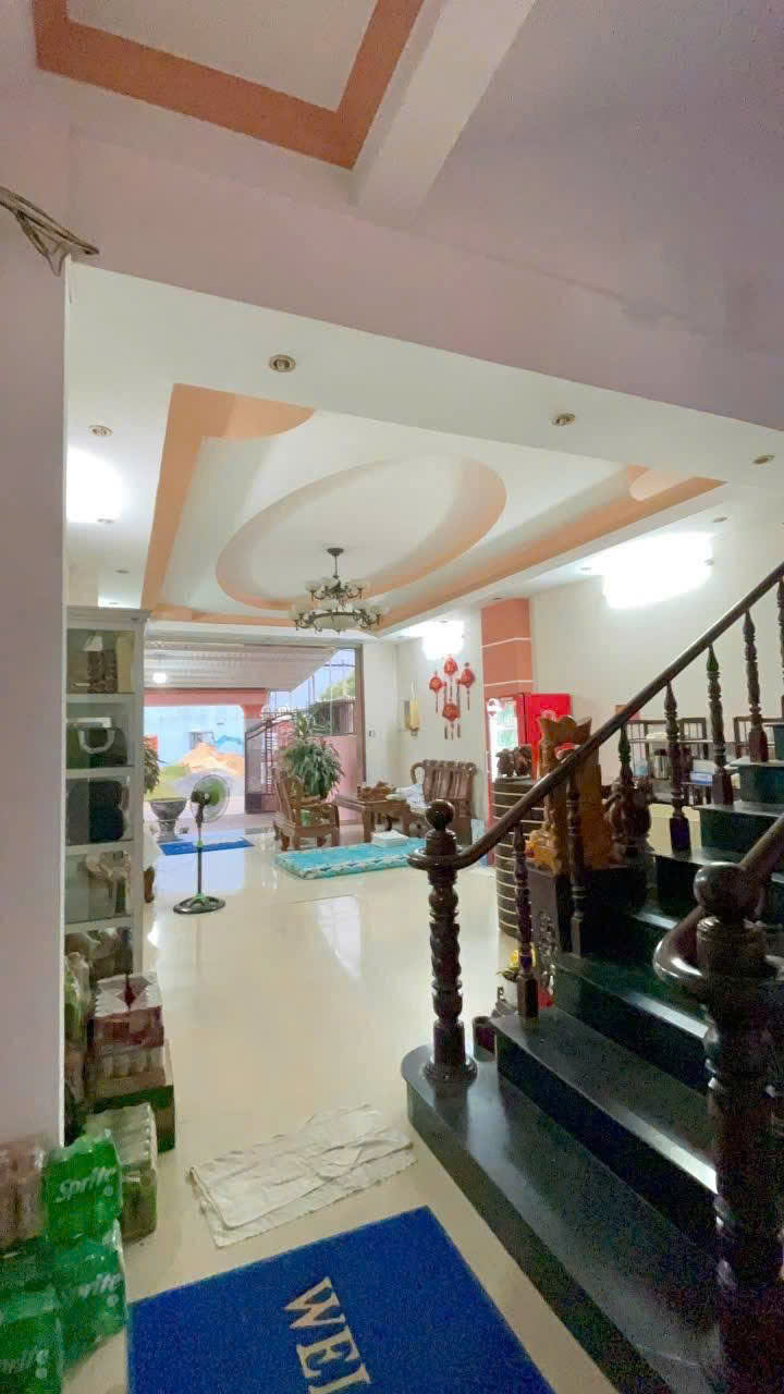 z7350351299213_29a24d5ed9e3f04b1a19402798286e38