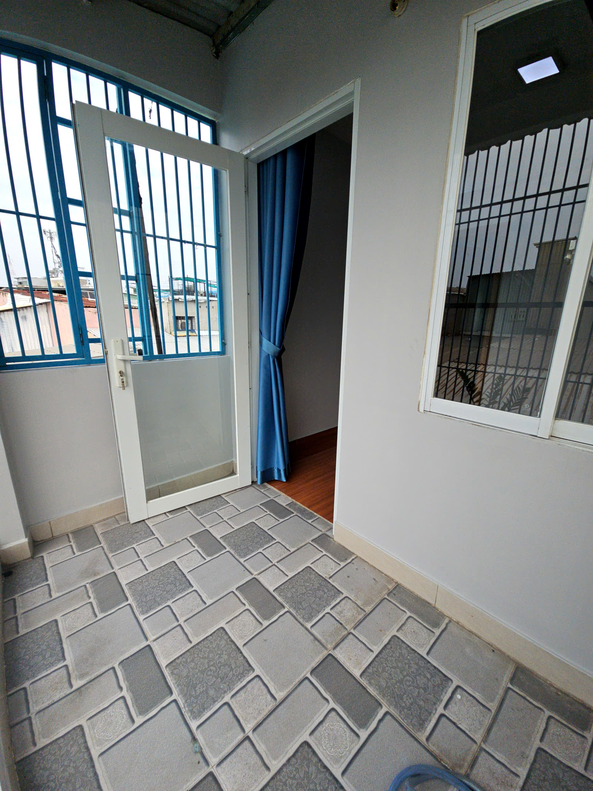 z7368867666573_68b8bbb52f18d4a072ffb52a3229e30b