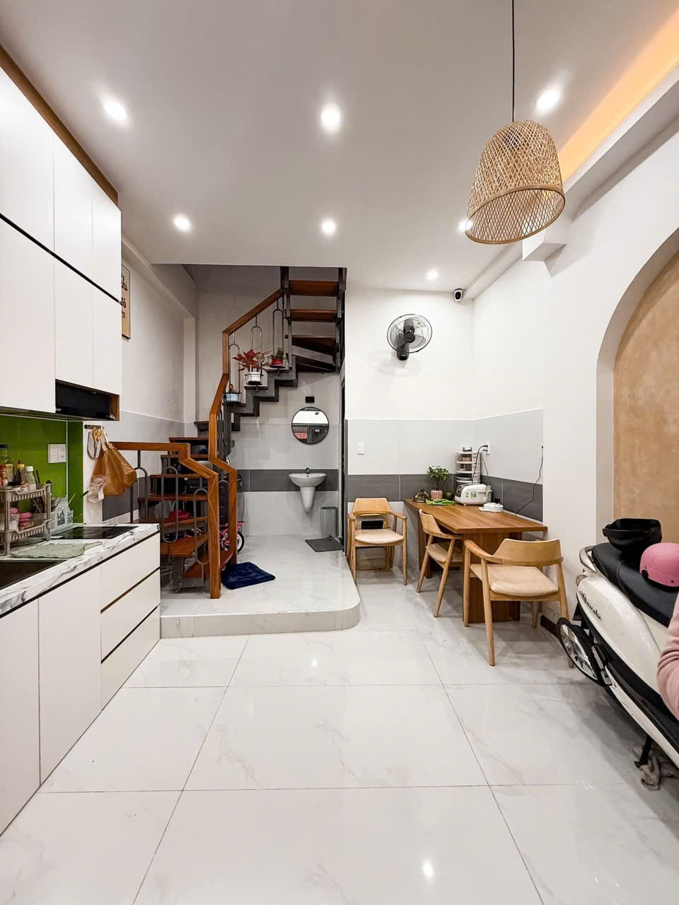 27058408972275756333