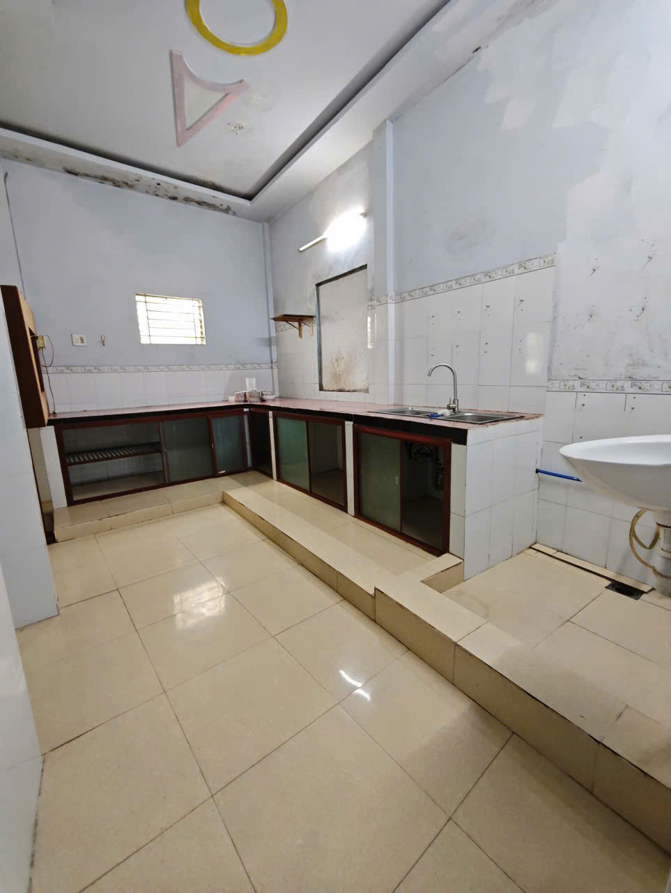 376683785005456391124