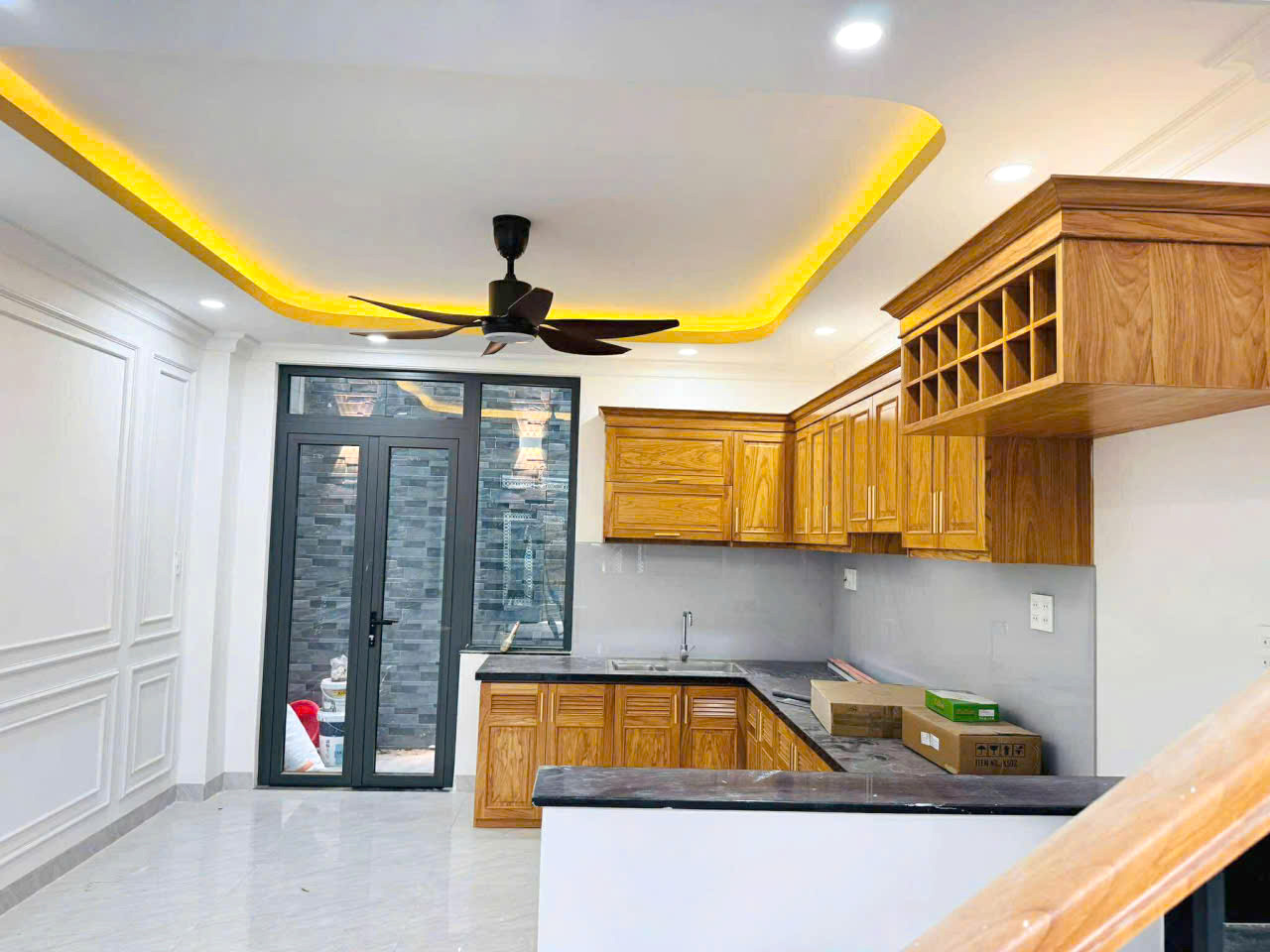 ban-nha-hem-xe-hoi-khu-vip-ben-song-hiep-binh-chanh-chi-8-ty-nhinh (7)