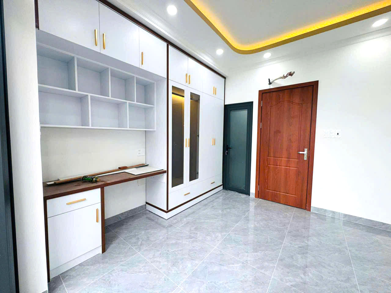 ban-nha-hem-xe-hoi-khu-vip-ben-song-hiep-binh-chanh-chi-8-ty-nhinh (8)