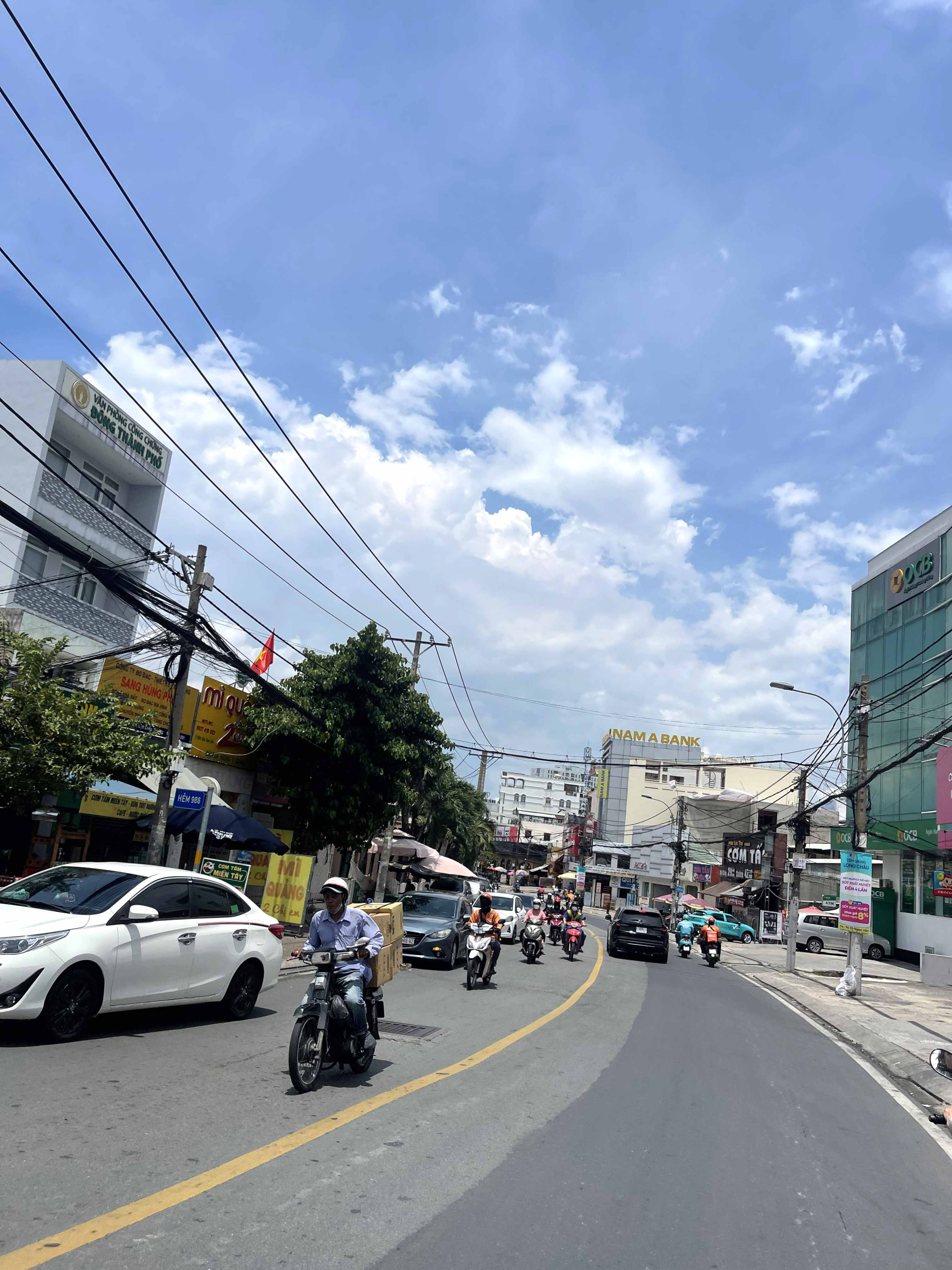 ban-nha-mat-tien-kha-van-can-chi-10-ty-nhinh (7)