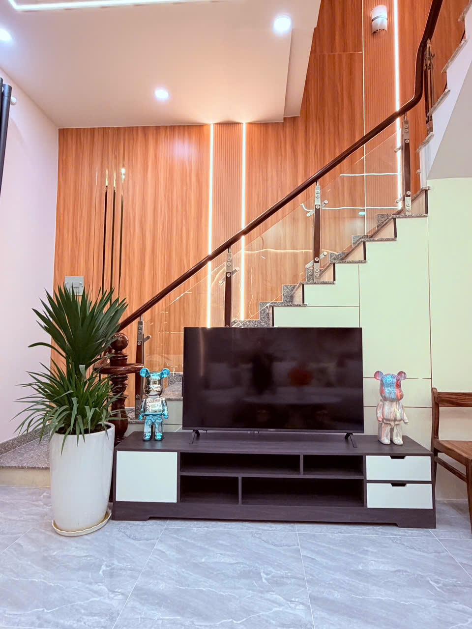 e4b462372285addbf49425