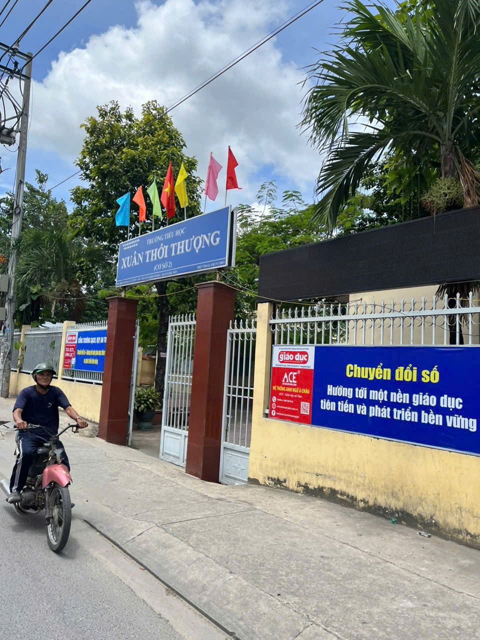 z6689008713868_ed58628cf9bc345d7faf4d90f7f118f1