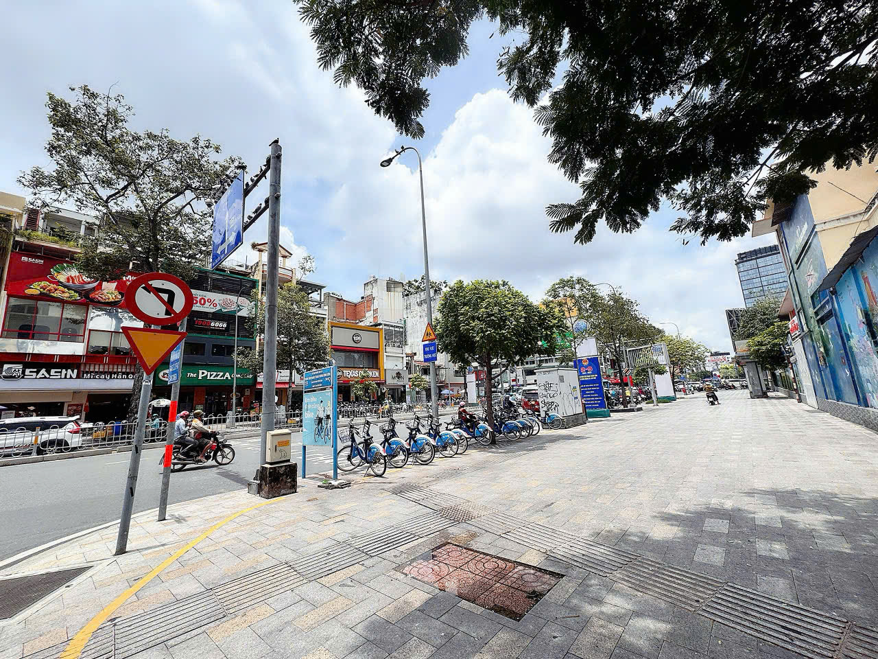 z7015161581489_232a48e0f8715ab65456ab304205db3f