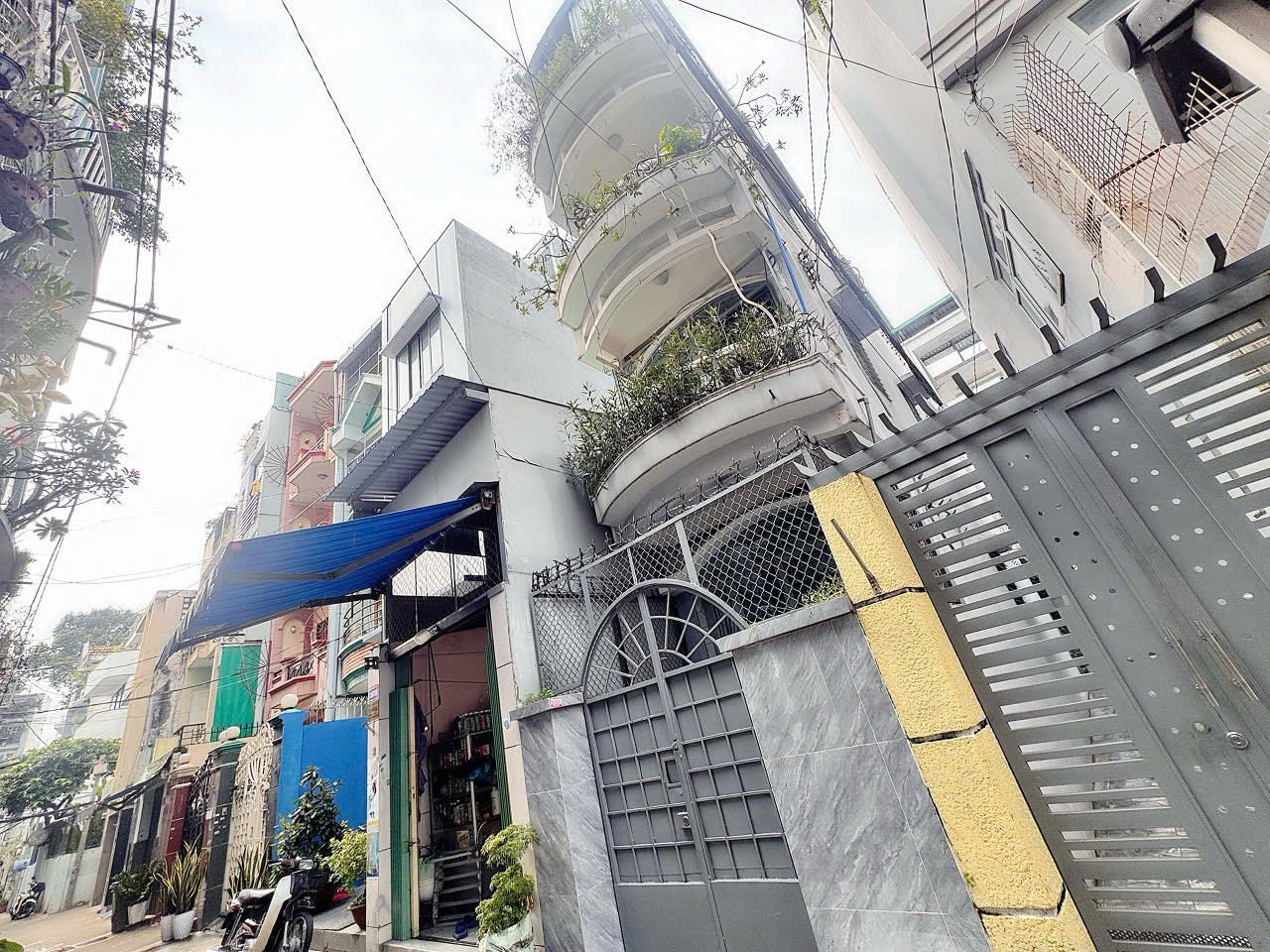 z7220945060244_17b3755013582ac675cbd8a78065cbe4