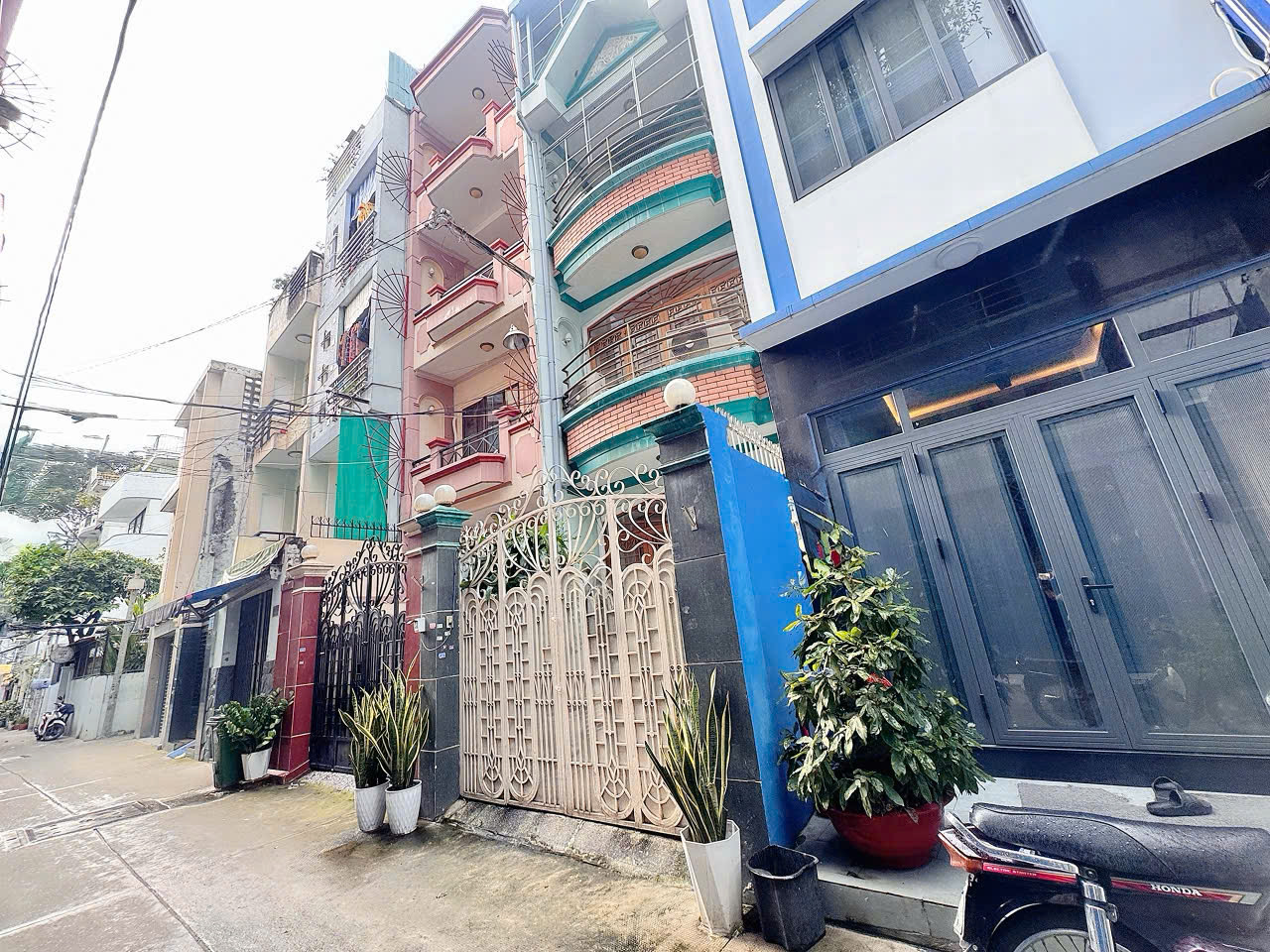 z7220945120737_76be4c22efadca2d415700c2ec803273