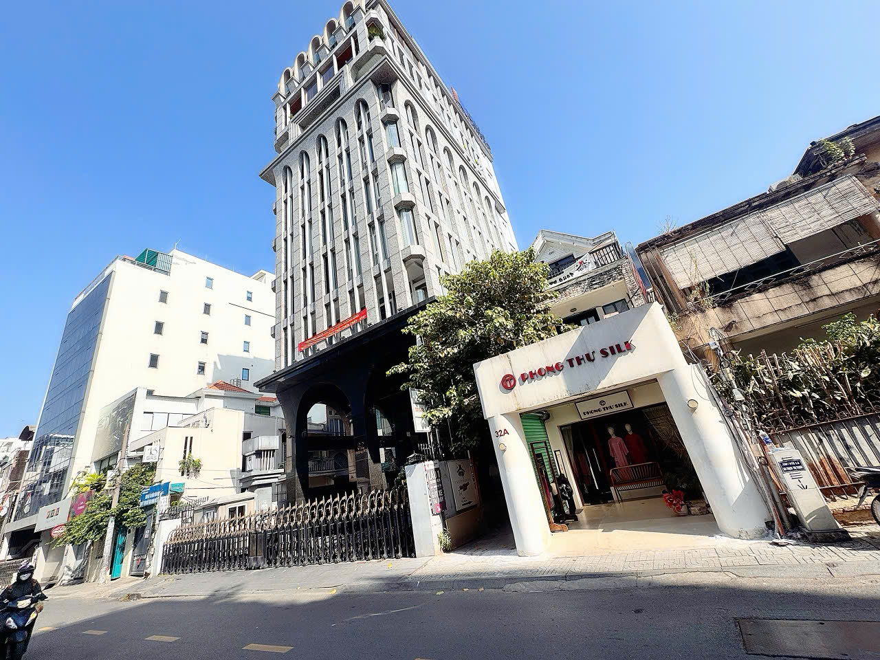 z7301248023216_55750702f8bd5ba455e584806bde49df