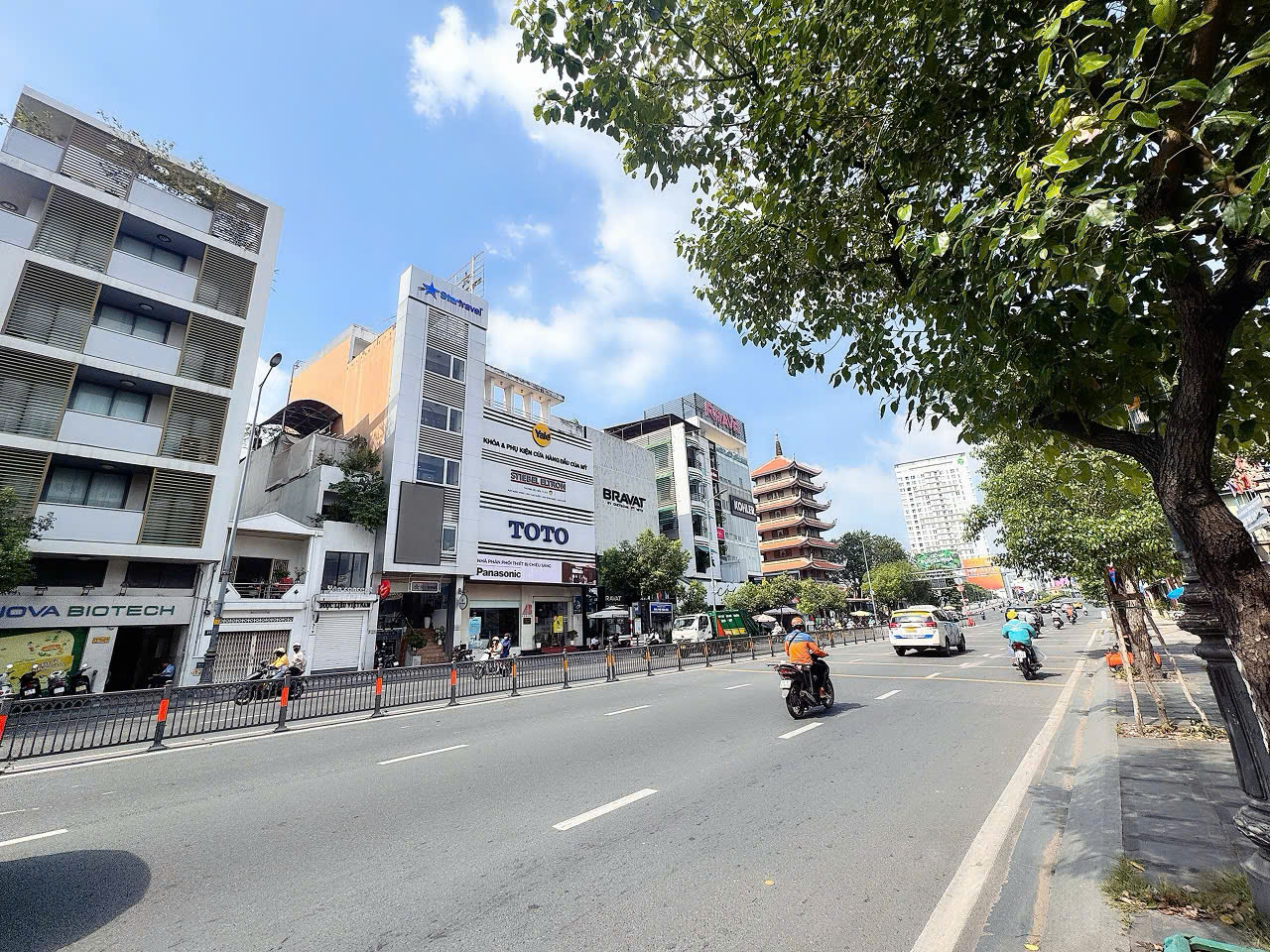 z7391877760563_35556c134384382e51c4fb2f94b62715