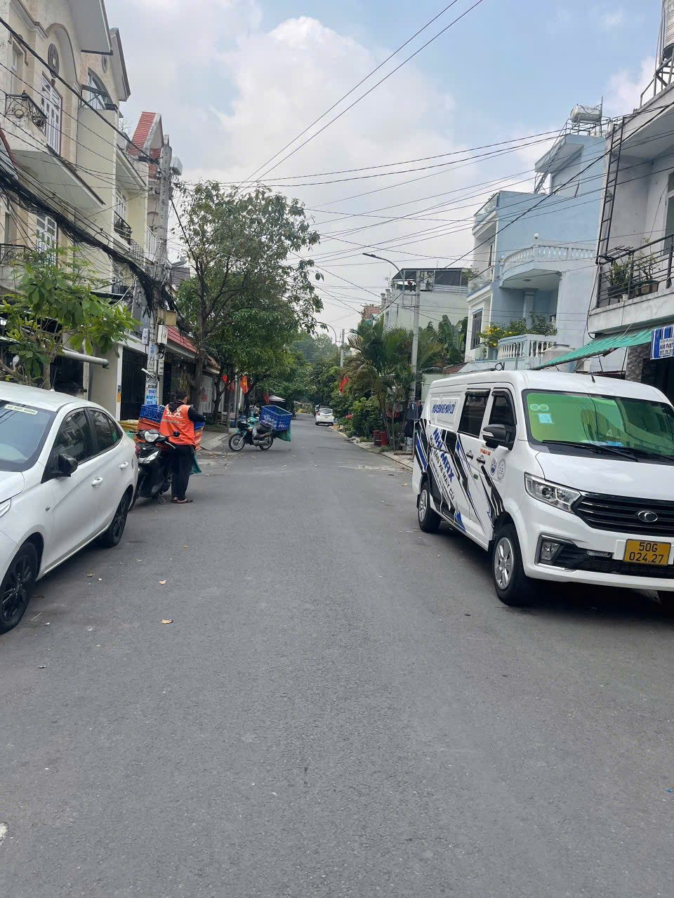 z7436139647777_6cd4b46b97db435da001759568d7bb02