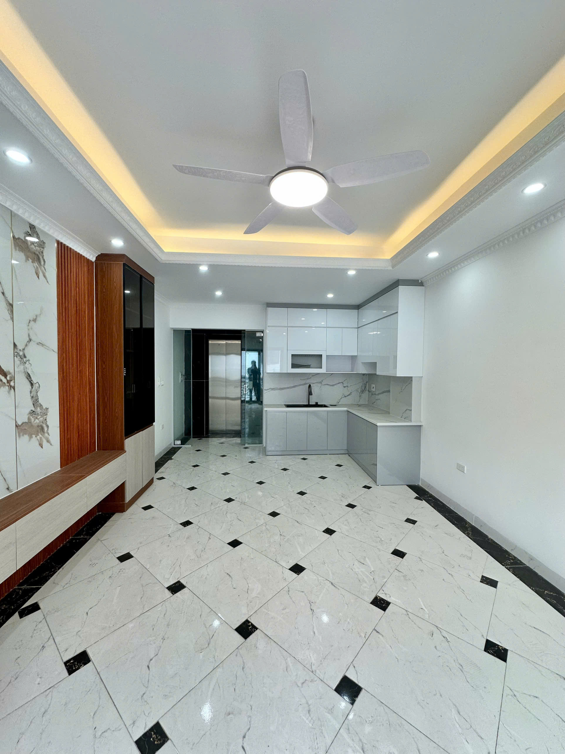 z7476543023001_2d65845d6b6185a9ed799b15cba81677