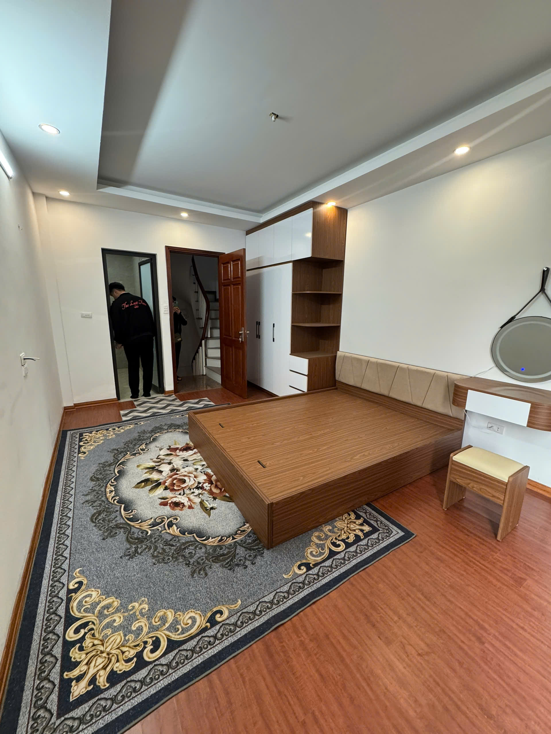 z7483624736115_65d05436c0228d6a10bc37f3fee64d20