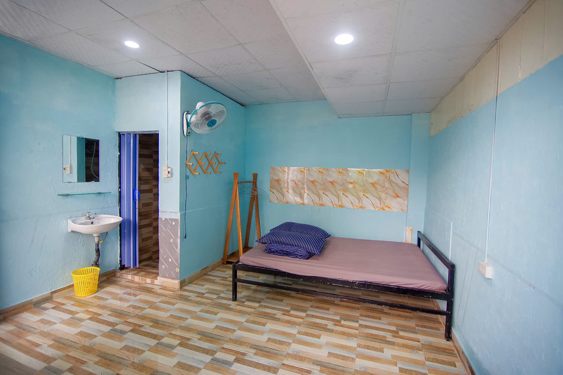 z7483931120721_75df24a74534d9a32923ad7cfd8da155