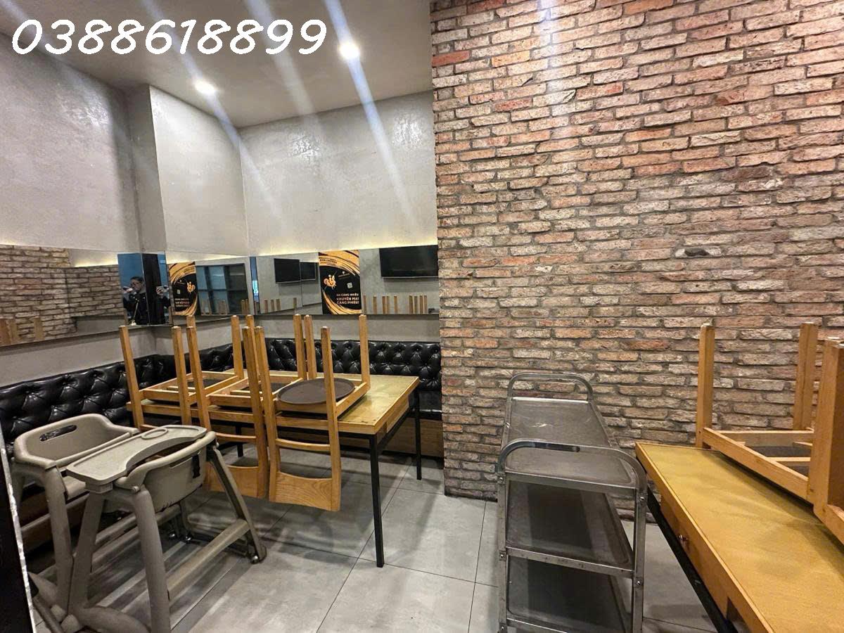 178499109788873708 (3)