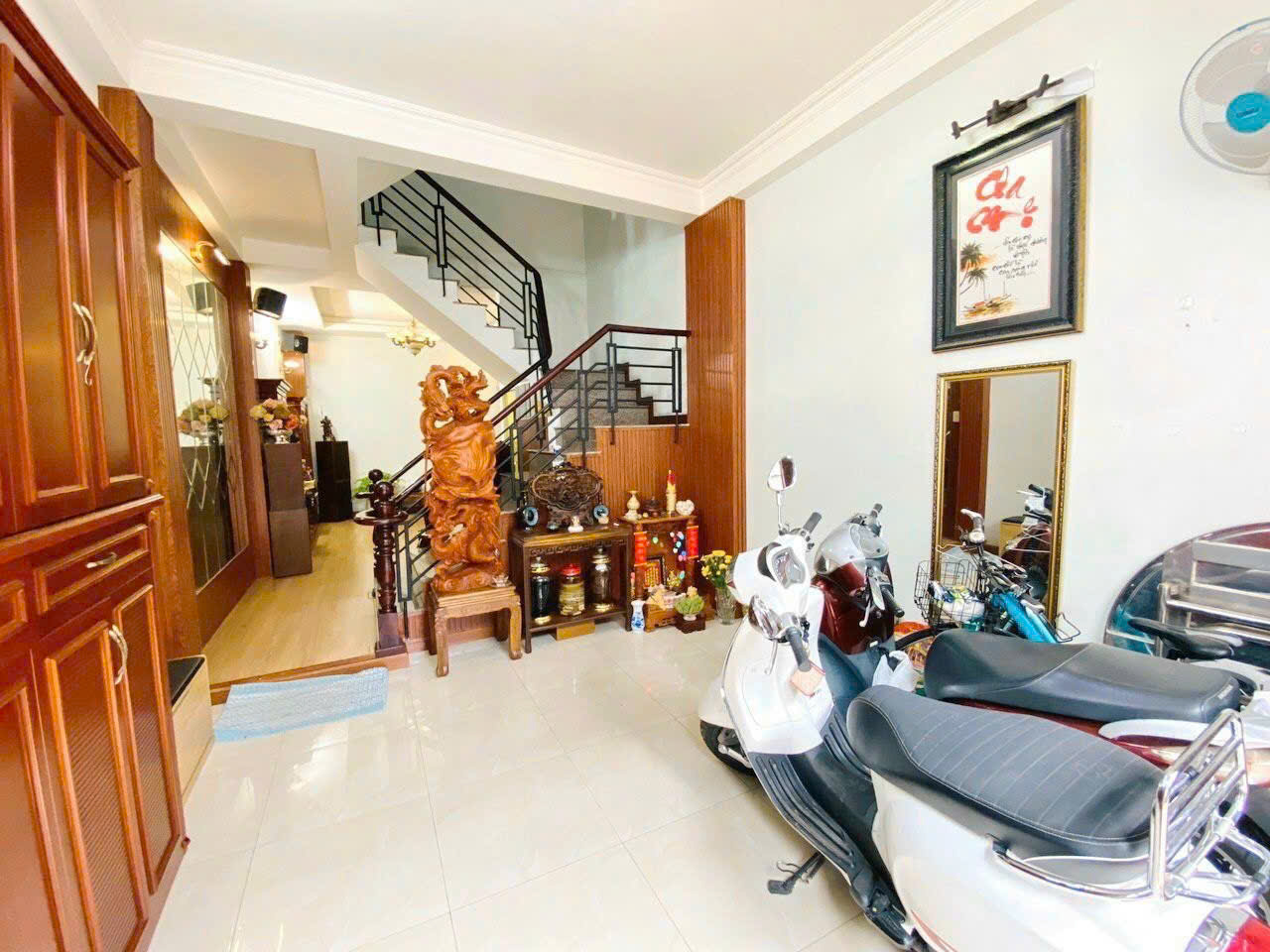 34737673552317676975