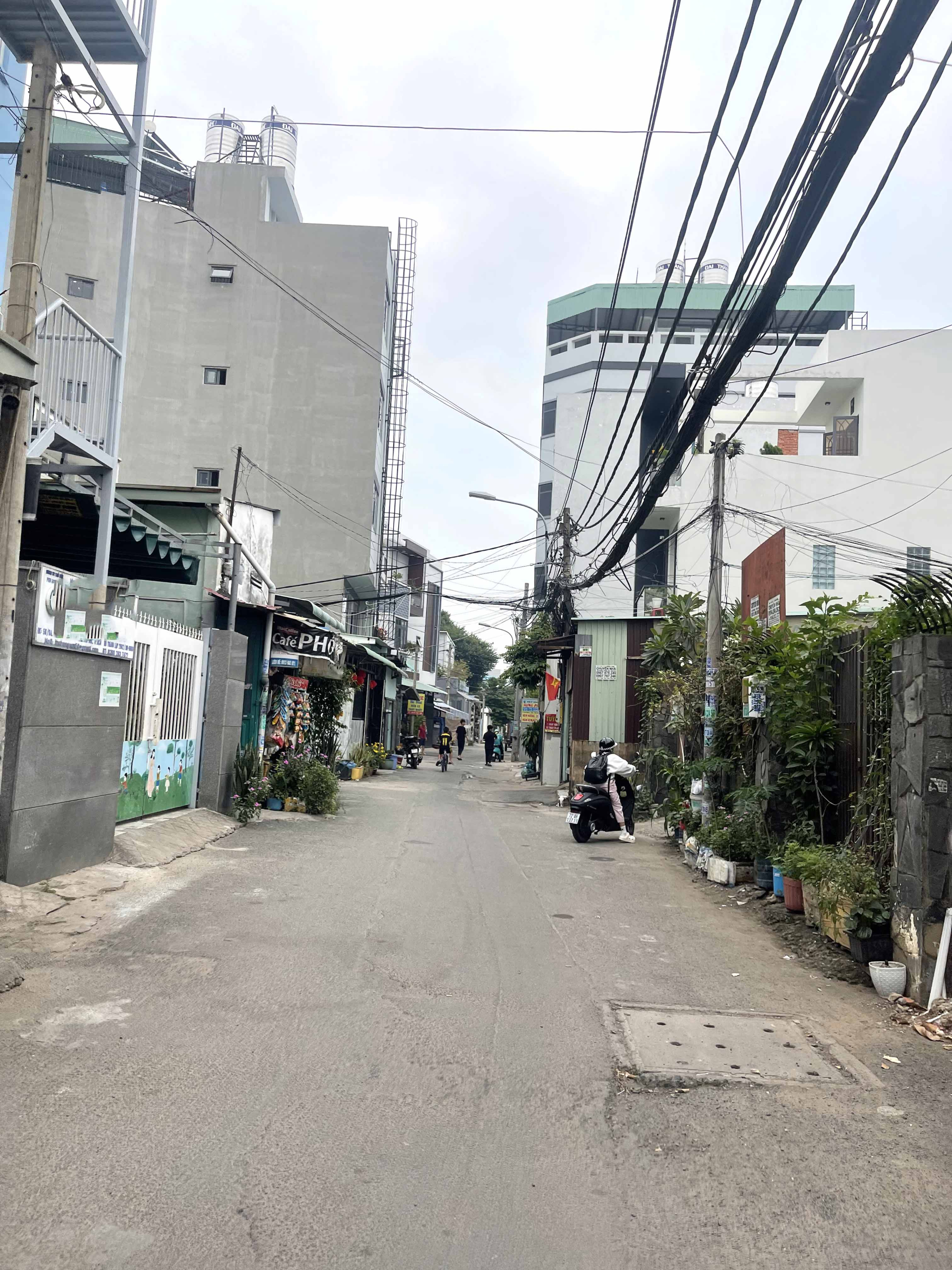 CHDV-30-phong-dt-120tr-122-m2-gan-dh-ngan-hang (7)