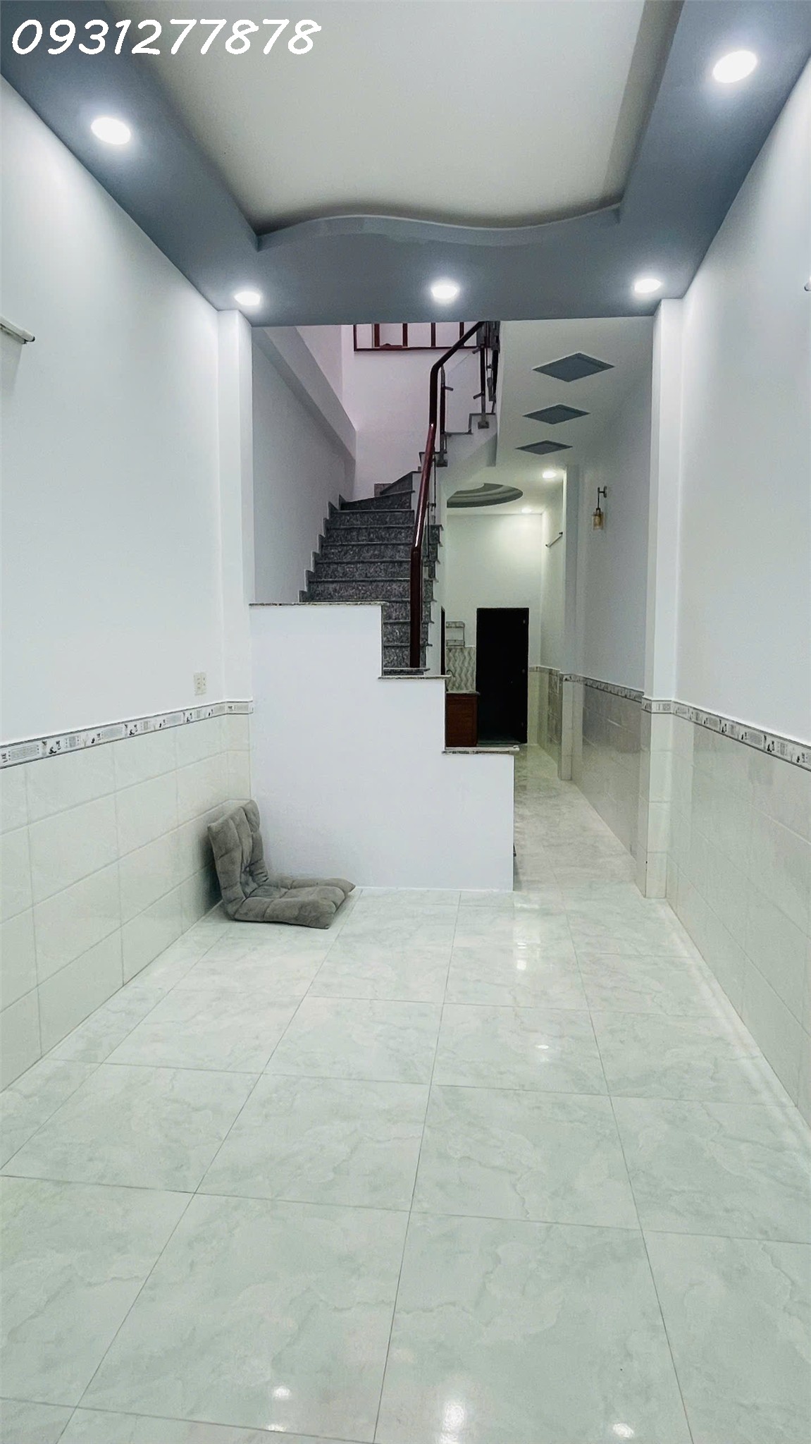 gen-h-z7366967455312_ed756b929b3cf94a0bea9fd0b304bafb