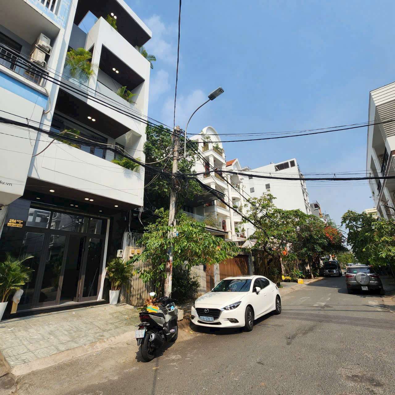 gen-h-z7519741105982_d5c89f68a9e4125ce02204c5d8dbc40b