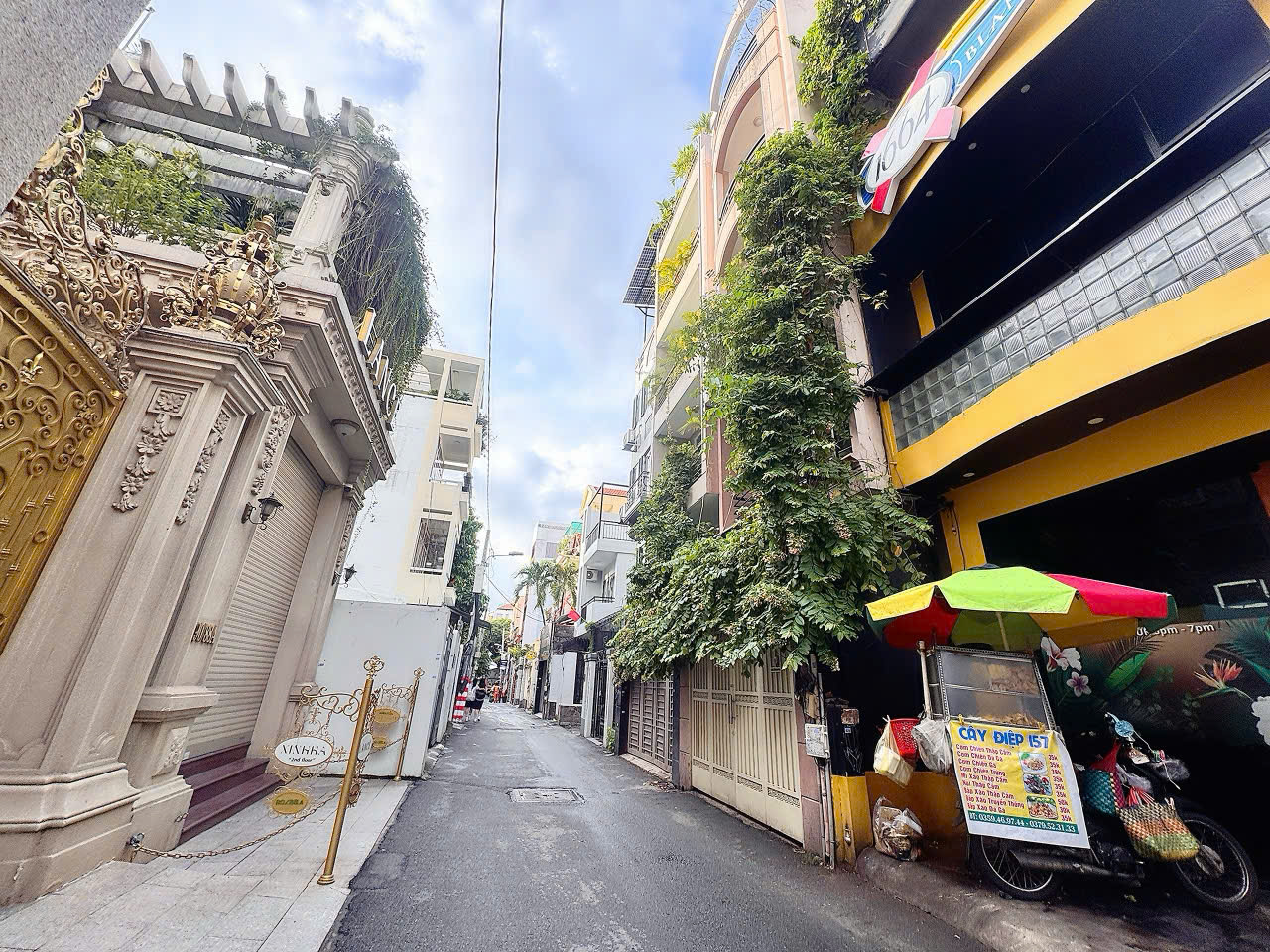 z7050422850912_3a02fe9d43161748b56bbb8cd3439f36