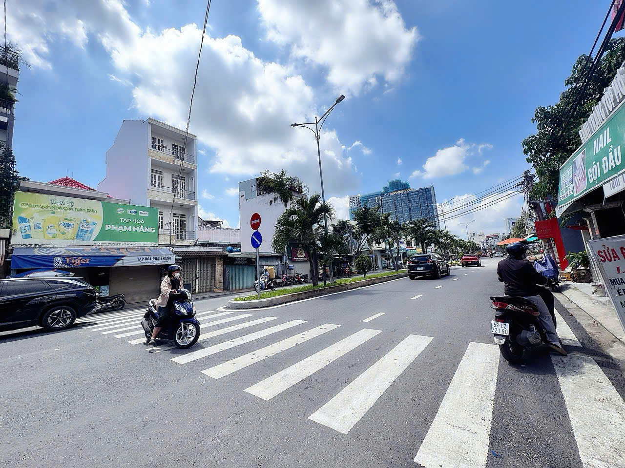 z7473251653441_e59f6d484d497741a172c38a1675a96a