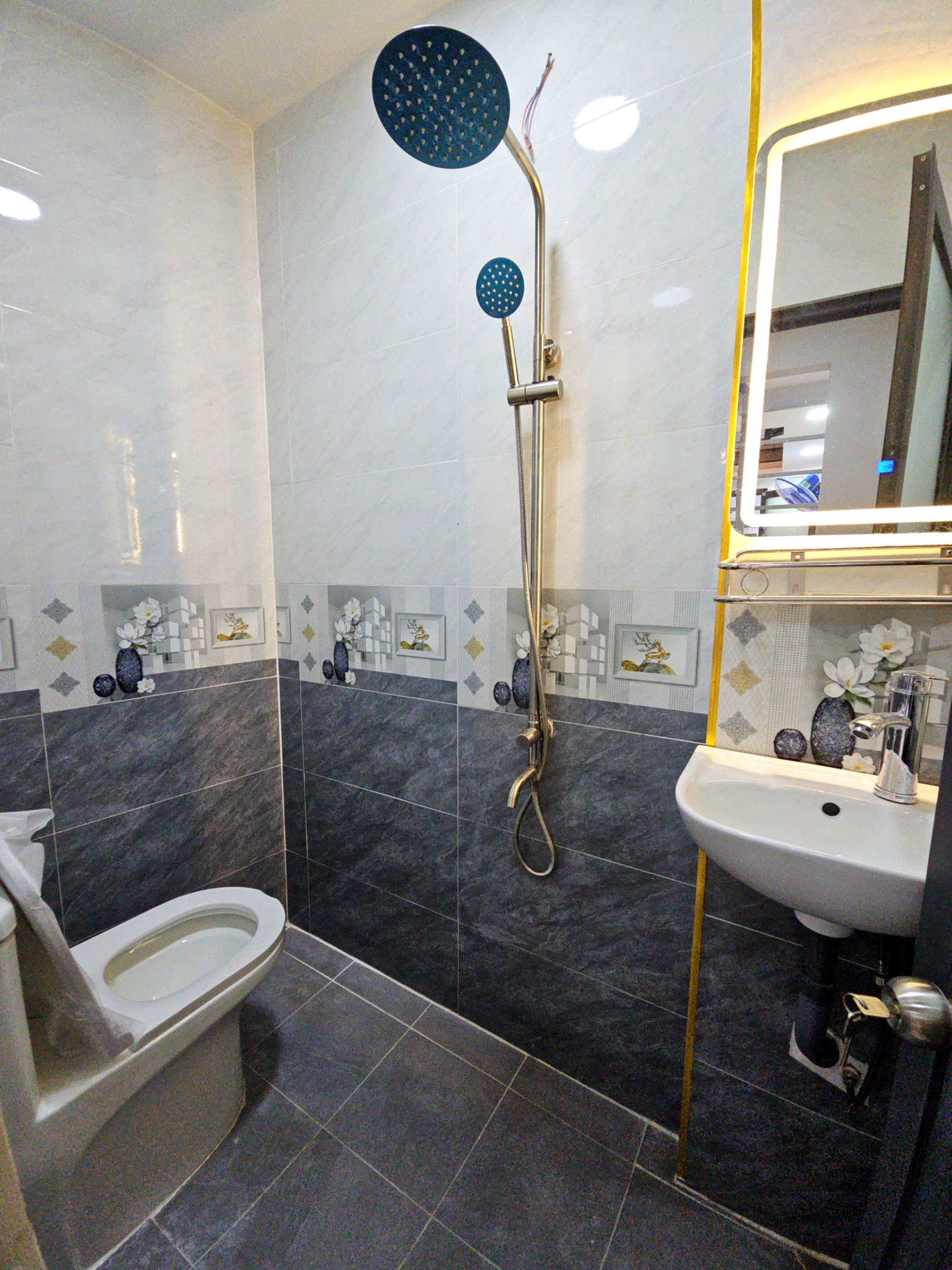 z7490847834946_d0473e425d71db42cf6e8fdb88dc39cb